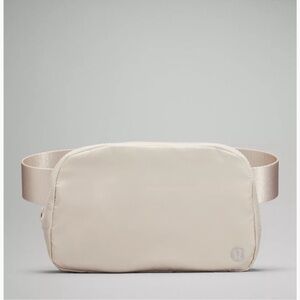 Lululemon Everywhere Belt‎ Bag 1L White Opal